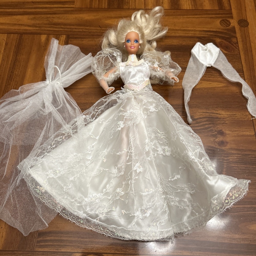 Wedding Barbie 1975 Doll Bride Veil‎ Tights